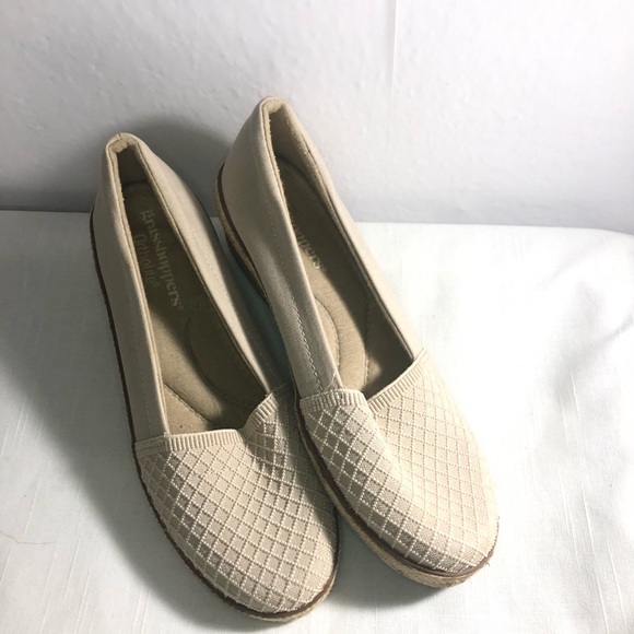 Grasshoppers Shoes - 🦋 3/$15 Grasshoppers Quinn wedge canvas slip on